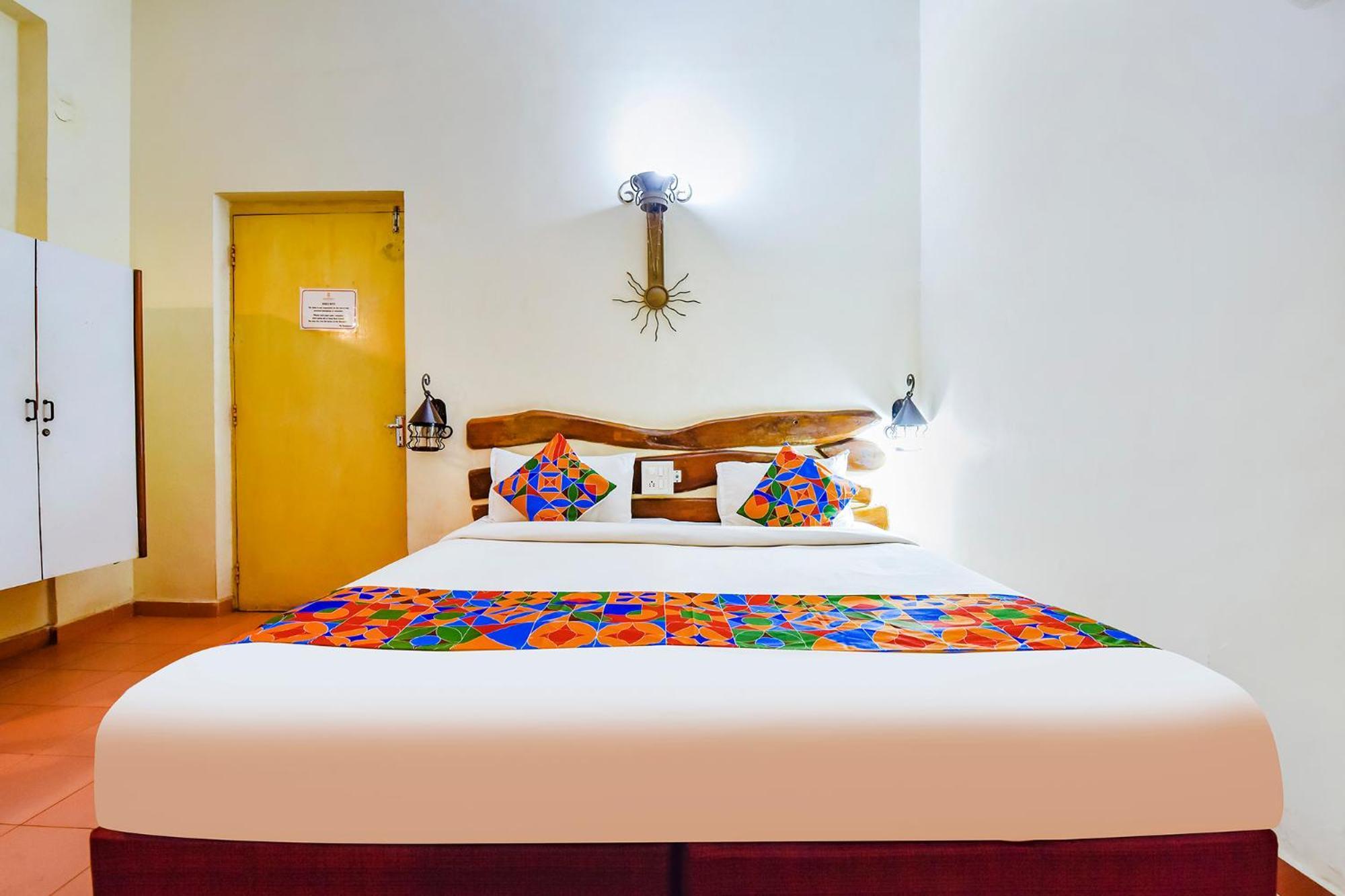 OYO 2195 Hotel Maharaja Marmagao Bagian luar foto
