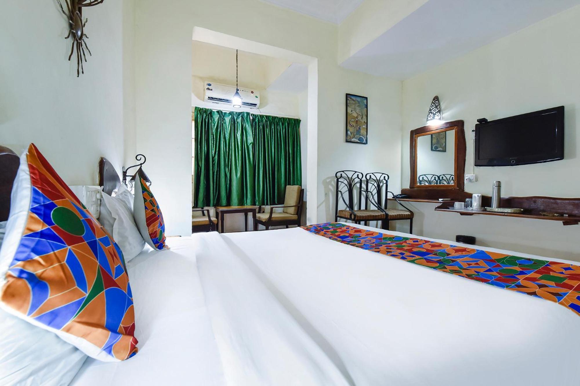 OYO 2195 Hotel Maharaja Marmagao Bagian luar foto